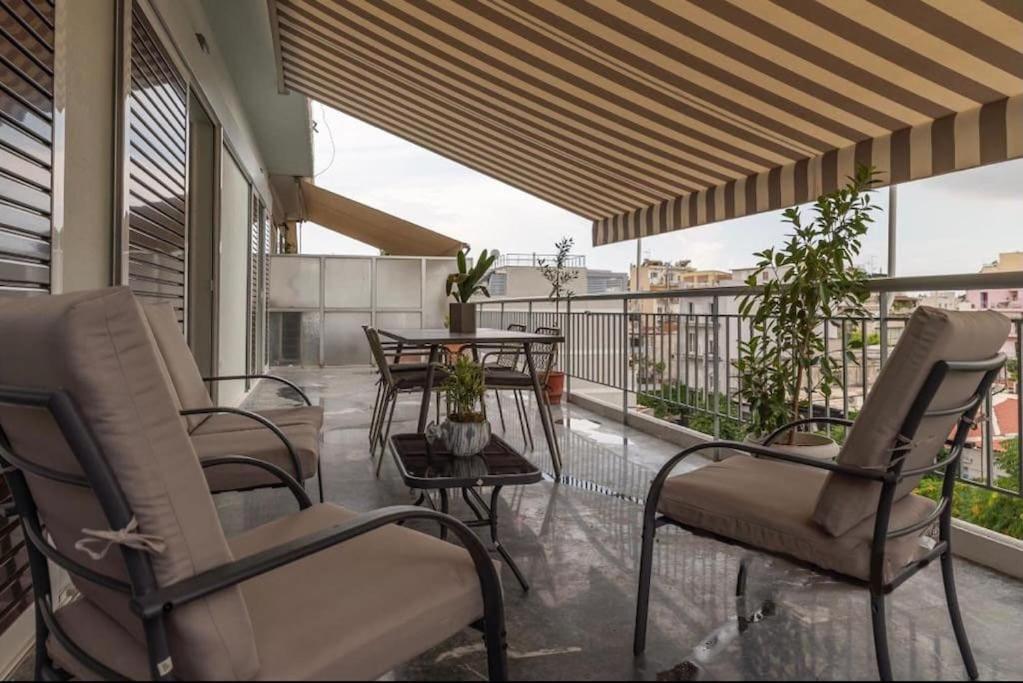 Artistic Apt In Vibrant Gazi With Large Terrace By Ghh 雅典 外观 照片