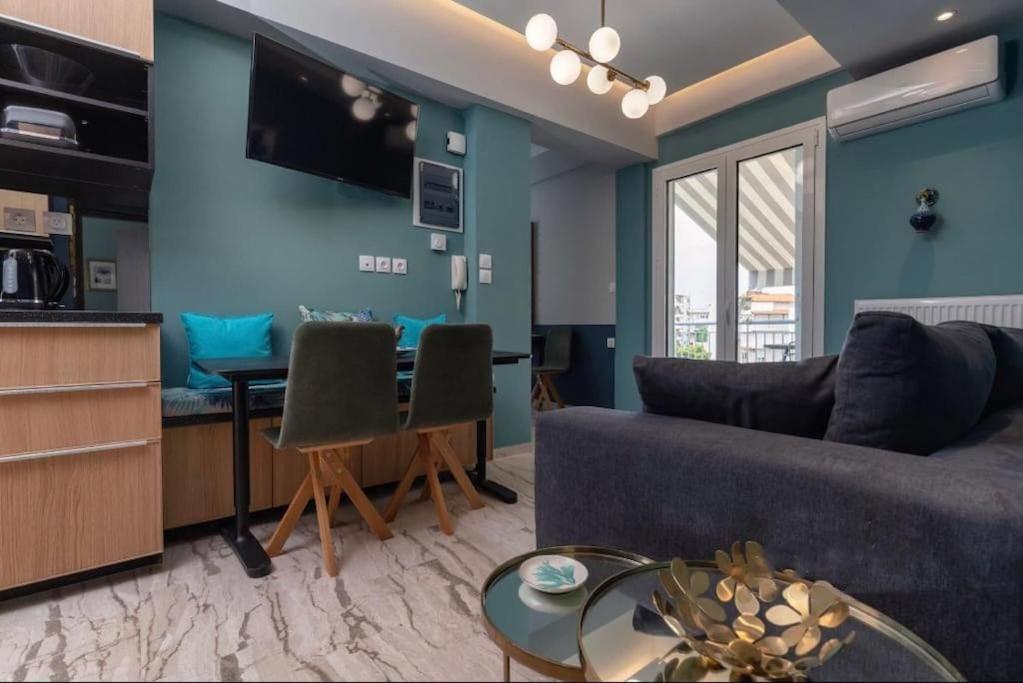 Artistic Apt In Vibrant Gazi With Large Terrace By Ghh 雅典 外观 照片